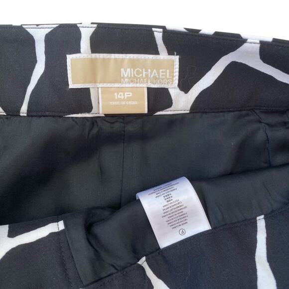 Michael Kors Black and White Animal Print Pencil Skirt - Size 14P - Picture 4 of 5